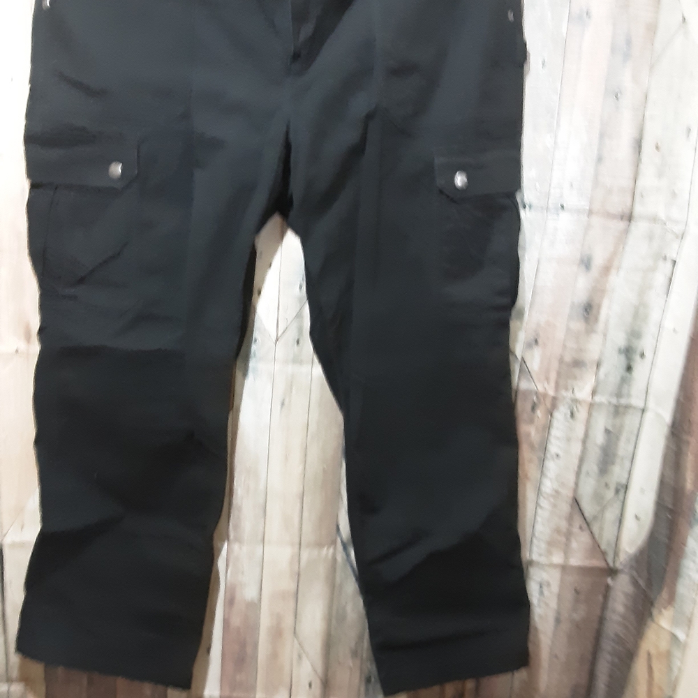 Duluth Trading Co Women's Black Cargo Pants